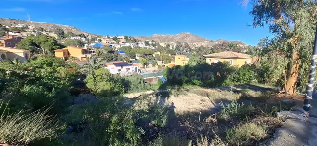 Solar urbano a escasos metros del mar en El Campello, Coveta