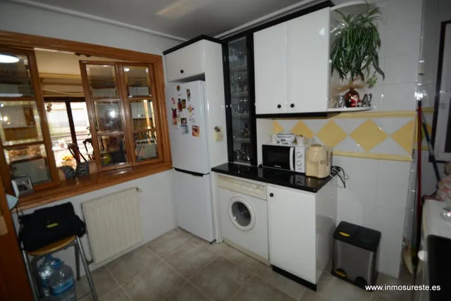 ¡¡ GRAN OPORTUNIDAD. VIVIENDA CÉNTRICA EN ORIHUELA !! Piso de 102 m2. construidos, distribuidos en 3 habitaciones, 2 baños. Zona Centro de Orihuela. — 13