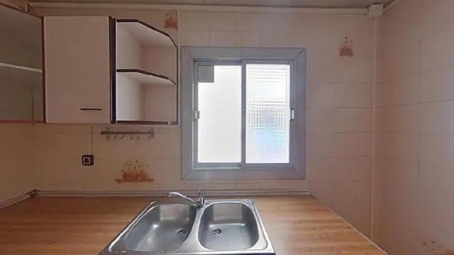 PISO EN VENTA OKUPADO EN C/ VENEZUELA — 10