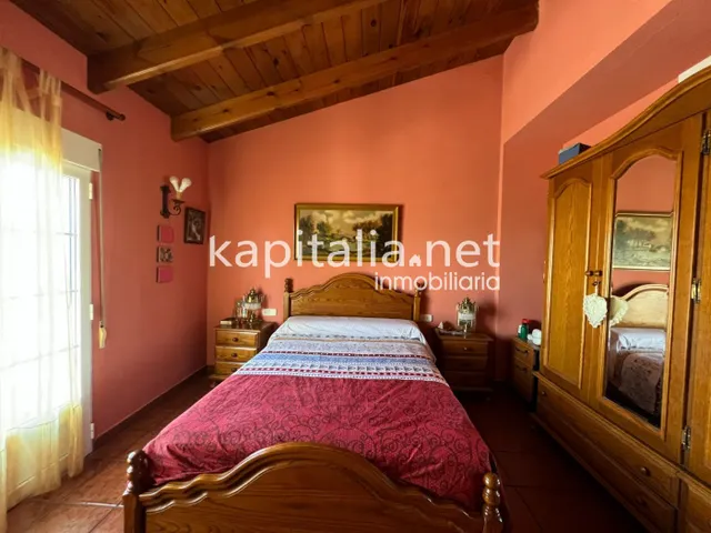 Magnifico chalet a la venta en Ontinyent a 1.5km de la población. — 24