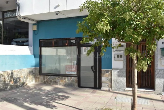 Local comercial en la Avenida principal de Coin disponible p