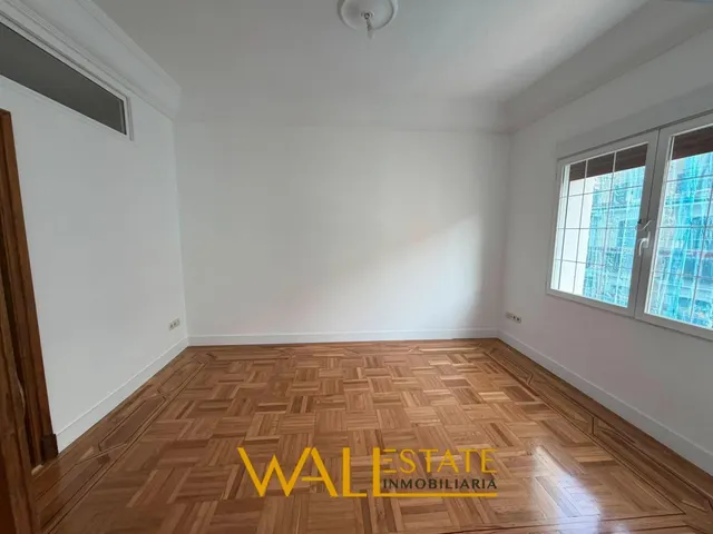 Espectacular piso de 3 dormitorios con balcón en pleno centro — 16