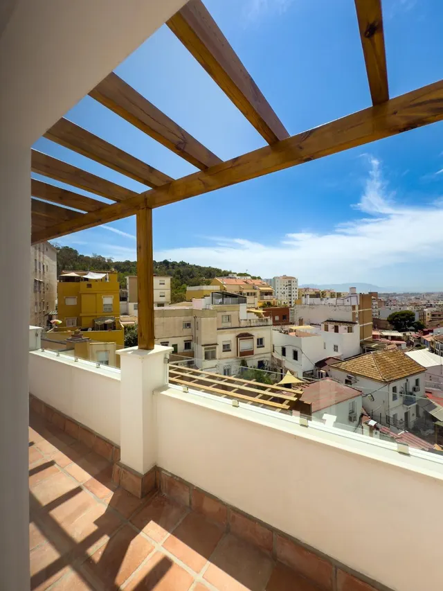 Espectacular ático dúplex con solárium privado y vistas despejadas en Conde de Ureña — 31