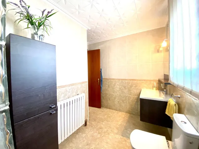 Casa unifamiliar en planta única con amplios espacios y gran terraza — 30