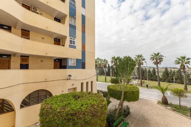APARTAMENTO DOS DORMITORIOS ZONA LA VELETA . — 5