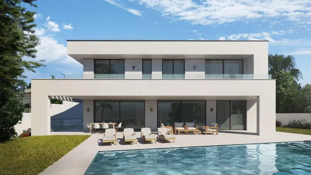 Excepcional Parcela en Benalmádena Costa con Vistas y Piscin - foto 3