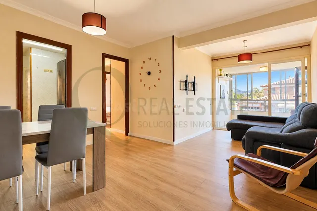 Piso en Bellavista, San Juan de Alicante, con 3 dormitorios, terraza y parking, a 2km de la playa — 2