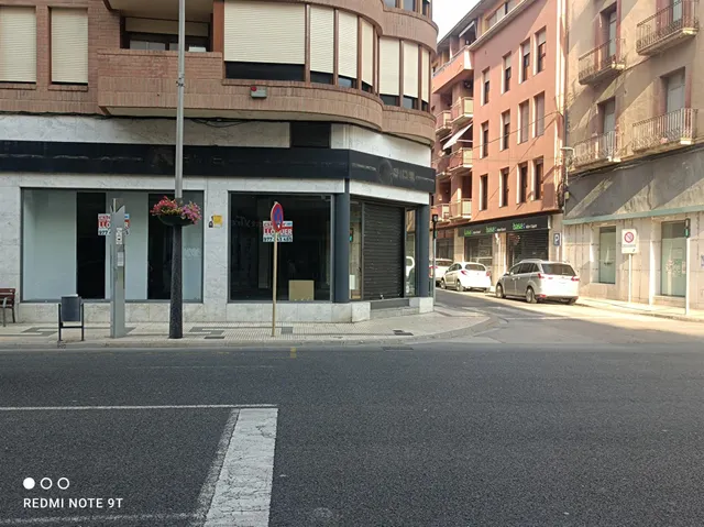 LOCAL COMERCIAL DE 180m2 AL CENTRE DE TORTOSA — 2