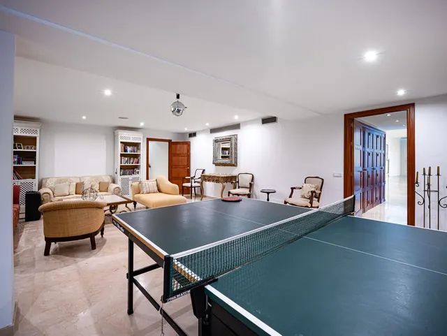 Chalet 7 habitaciones 660m² en venta - Marbella — 45