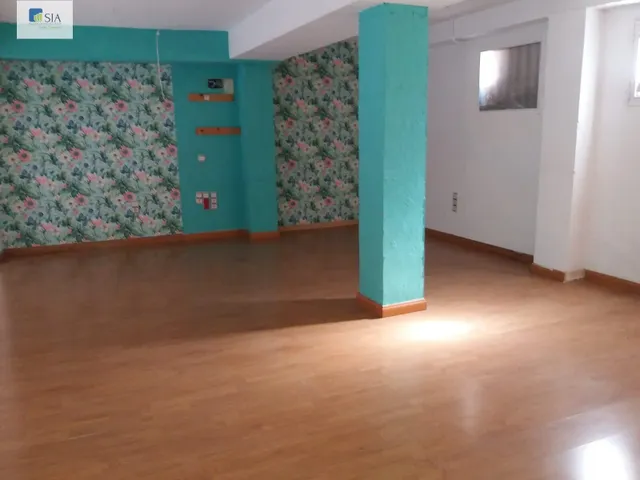 LOCAL REFORMADO EN TORRERO - C/ RUIZ TAPIADOR — 10