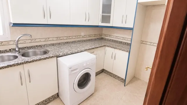 Amplia Planta Baja en Semi Centro de Cabra - ¡Ideal para Tu  - foto 5