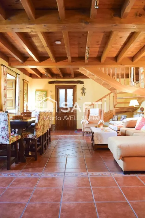 FABULOSA CASA DE PIEDRA TOTALMENTE REFORMADA — 26
