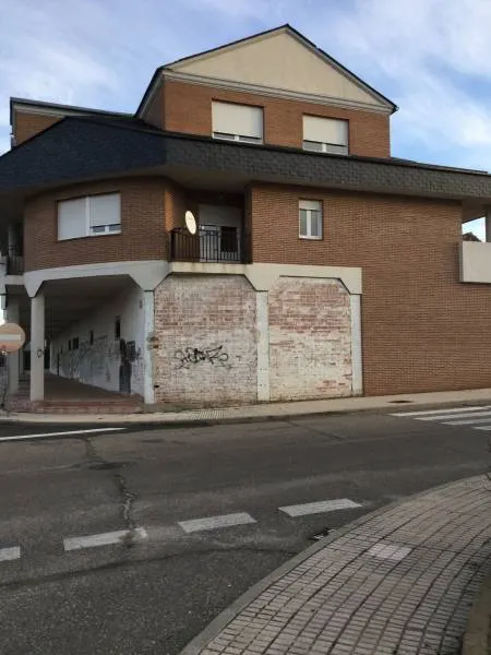 Urbis te ofrece un estupendo local comercial en Villares de la Reina, Salamanca. — 5