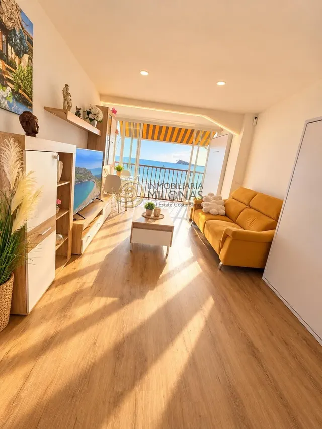 Exclusivo estudio totalmente reformado en primera línea de playa levante – Benidorm — 23