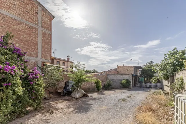 ¡MAGNIFICO SOLAR URBANO EN ALBOLOTE, CON INFINIDAD DE POSIBI