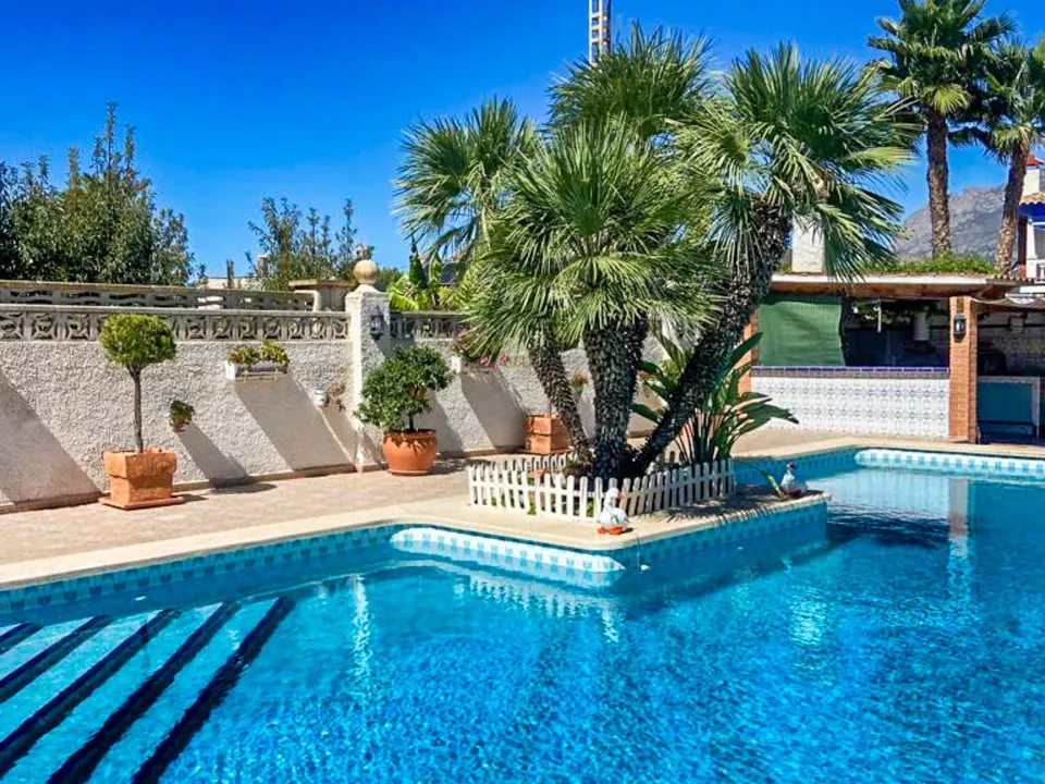 Villa 5 habitaciones 487m² en venta - Zona Rincón Alto