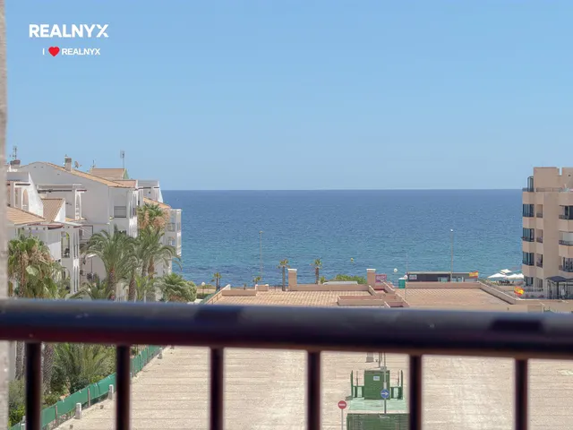 La Veleta! Exclusivo ático reformado con encanto + Amplia terraza con vistas maravillosas al mar (200 m de la playa) — 17