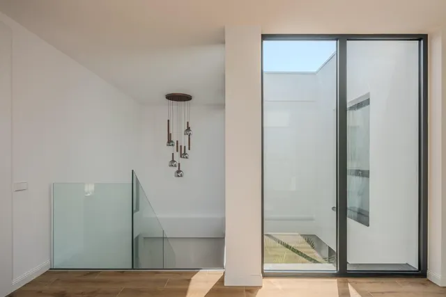 Chalet Pareado de Diseño Vanguardista con Piscina y Máxima Eficiencia Energética en El Bosque — 42
