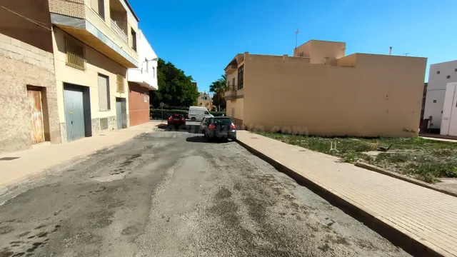 Parcela urbana en Santa María del Águila - foto 4