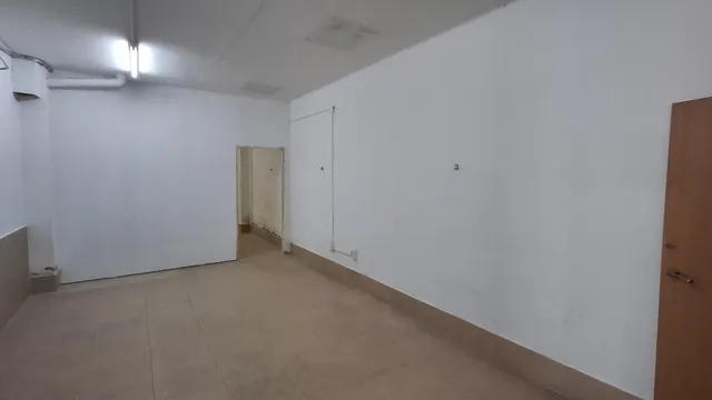 Bajo comercial en alquiler de 96 m2 situado muy cercano a la Plaza del Pueblo de Paterna. — 14