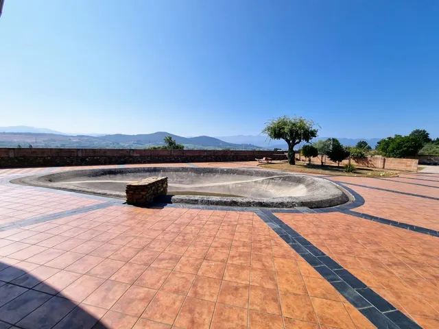 CASAS INDIVIDUALES  CON PARCELAS EN CIMBRIO (BARCENA DEL BIERZO) — 31