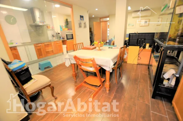 ¡MAGNÍFICA CASA! REFORMADA Y LUMINOSA CON DOS TERRAZAS Y GAR