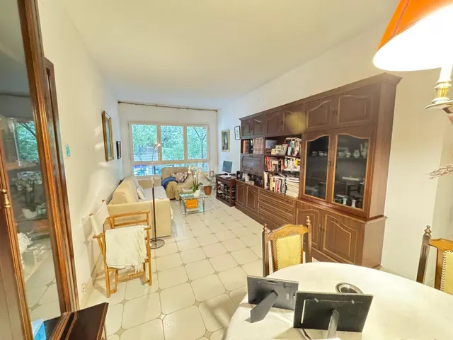 PISO DE 4 habitaciones Y DOS BAÑOS EN LA CALLE CALABRIA CERCA DEL SAGRADO CORAZÓN — 5