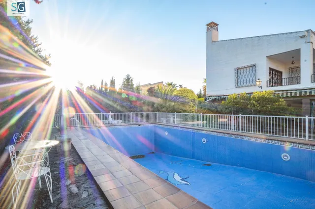 Chalet 6 habitaciones 357m² en venta - Área de Granada - foto 4