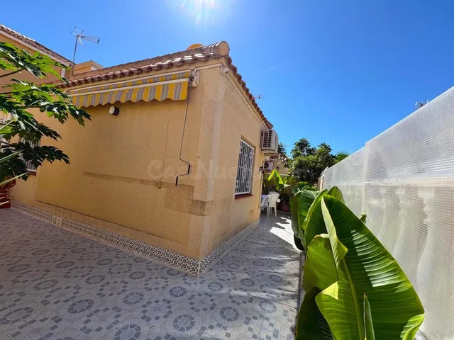 ESTUPENDA CASA REFORMADA CON LICENCIA TURÍSTICA EN JARDÍN DEL MAR III, TORREVIEJA ☀️ — 2