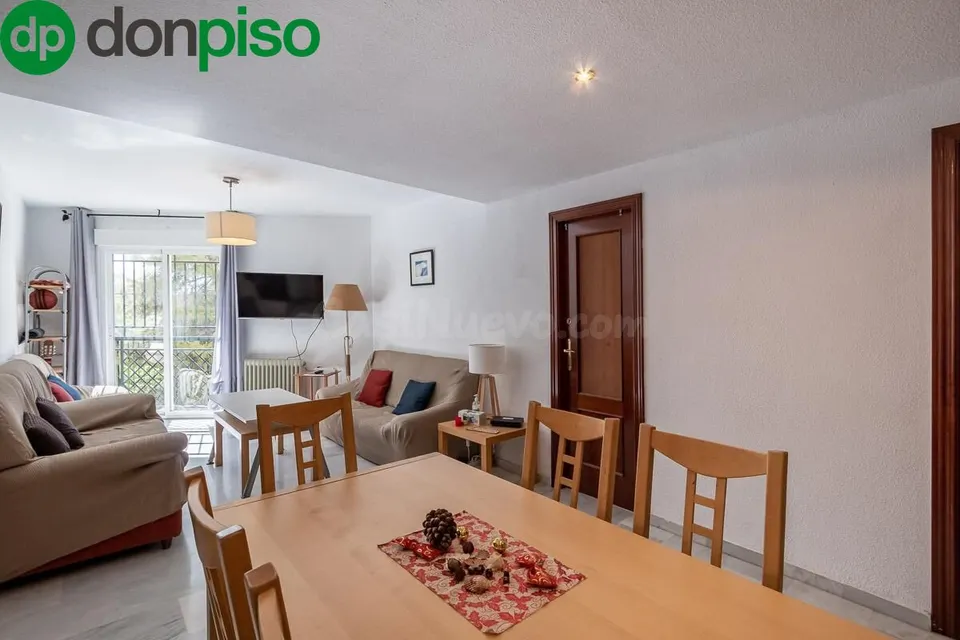 ¡¡Fantástico piso de 7 habitaciones en Bola de Oro!!
