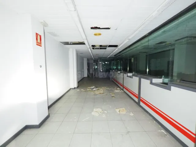SE VENDE LOCAL COMERCIAL EN MATARÓ - foto 2
