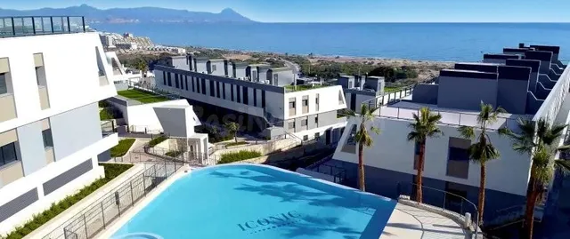 Vivienda AMUEBLADA ,,con gran terraza de 40 metros — 37