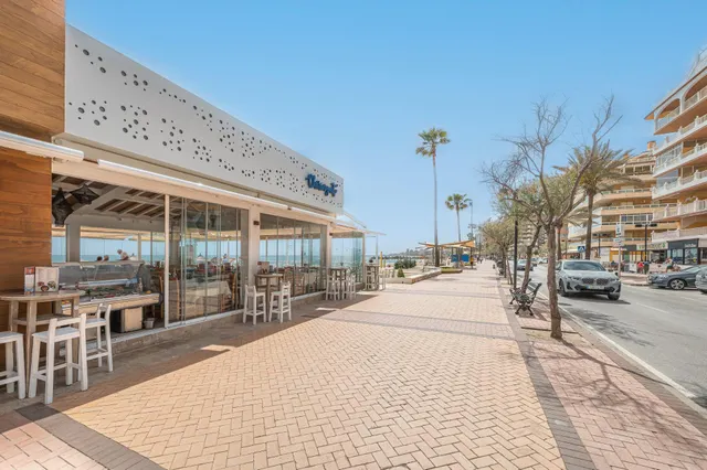Vivienda con terraza y vistas al mar en Avenida de las Gaviotas, Fuengirola — 43