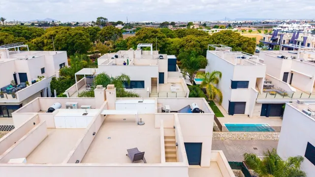 se vende una villa de 3 dormitorios y 3 baños en distancia d - foto 4