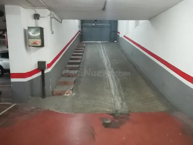 PARKING JUNTO RBLA.JUST OLIVERAS — 4