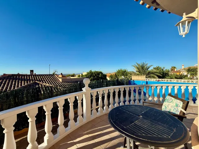 Espectacular villa independiente con piscina privada — 7