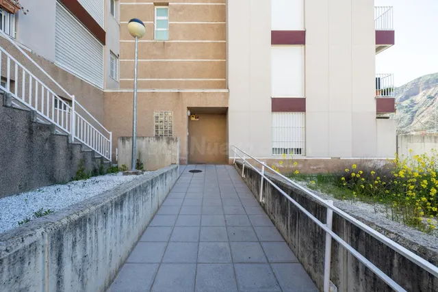 **Piso en venta en Carretera de la Sierra - Oportunidad única** — 4
