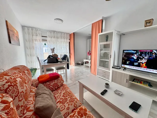 Casa adosada con dos patios privados y piscina comunitaria en Caleta de Vélez — 7