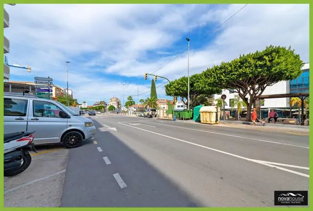 ¡amplitud, luz y una gran terraza en pleno centro de alhaurín! — 28