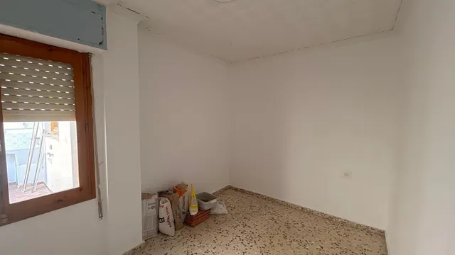 Piso grande , se alquila vacio. solo incluye los electrodomésticos — 7
