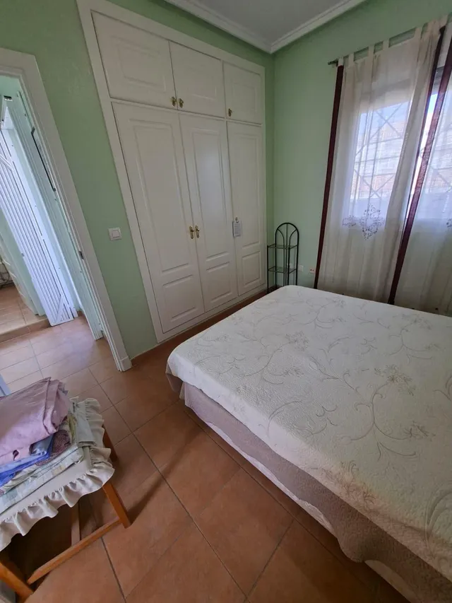 Villa con piscina comunitaria, Alicante, Torrevieja. 4 dormitorios, 82 m2, 1,2 kilómetros del mar — 14
