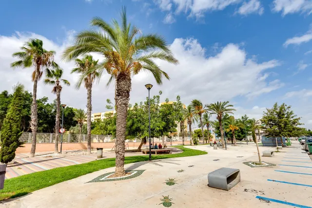 Apartamento de 1 dormitorio con orientación este en el centro de Torrevieja!!! — 25