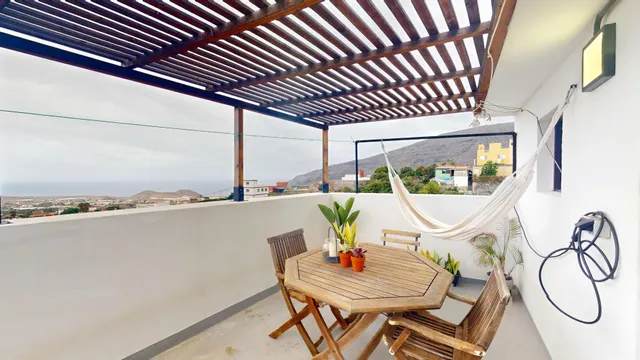 Piso con terraza y terreno en Guimar — 39