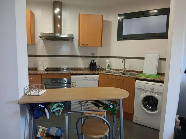 Apartamento con terraza, piscina y 2 plazas de parking — 4