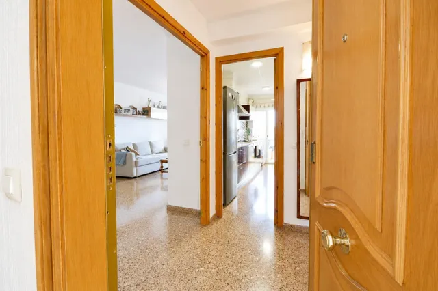 Amplio apartamento con terraza a 400 m de la playa de Santa  - foto 3