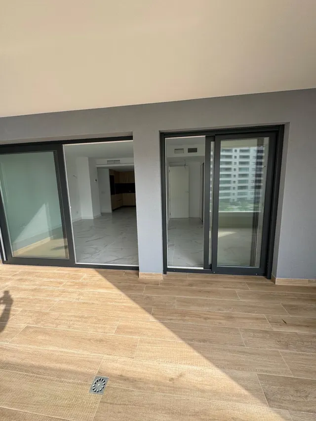 Apartamento de lujo en primera línea de mar con 3 dormitorios, 2 terrazas y parking incluido — 13