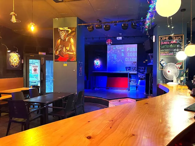 Traspaso de pub en funcionamiento en Valencia – funkadelia — 16