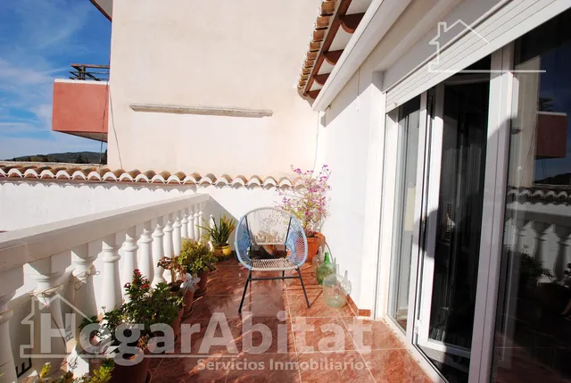ADOSADO SEMINUEVO CON TERRAZA Y GARAJE — 4