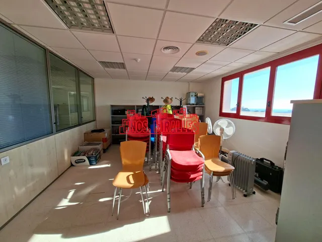 ¡¡ EN ALQUILER, GRAN OFICINA 653 m2 A 5 MINUTOS DEL AEROPUERTO Y CIUDAD DE LA LUZ !! — 9