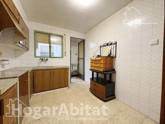 AMPLIA CASA PARA REFORMAR CON GARAJE Y TERRAZA EN EL CENTRO — 10